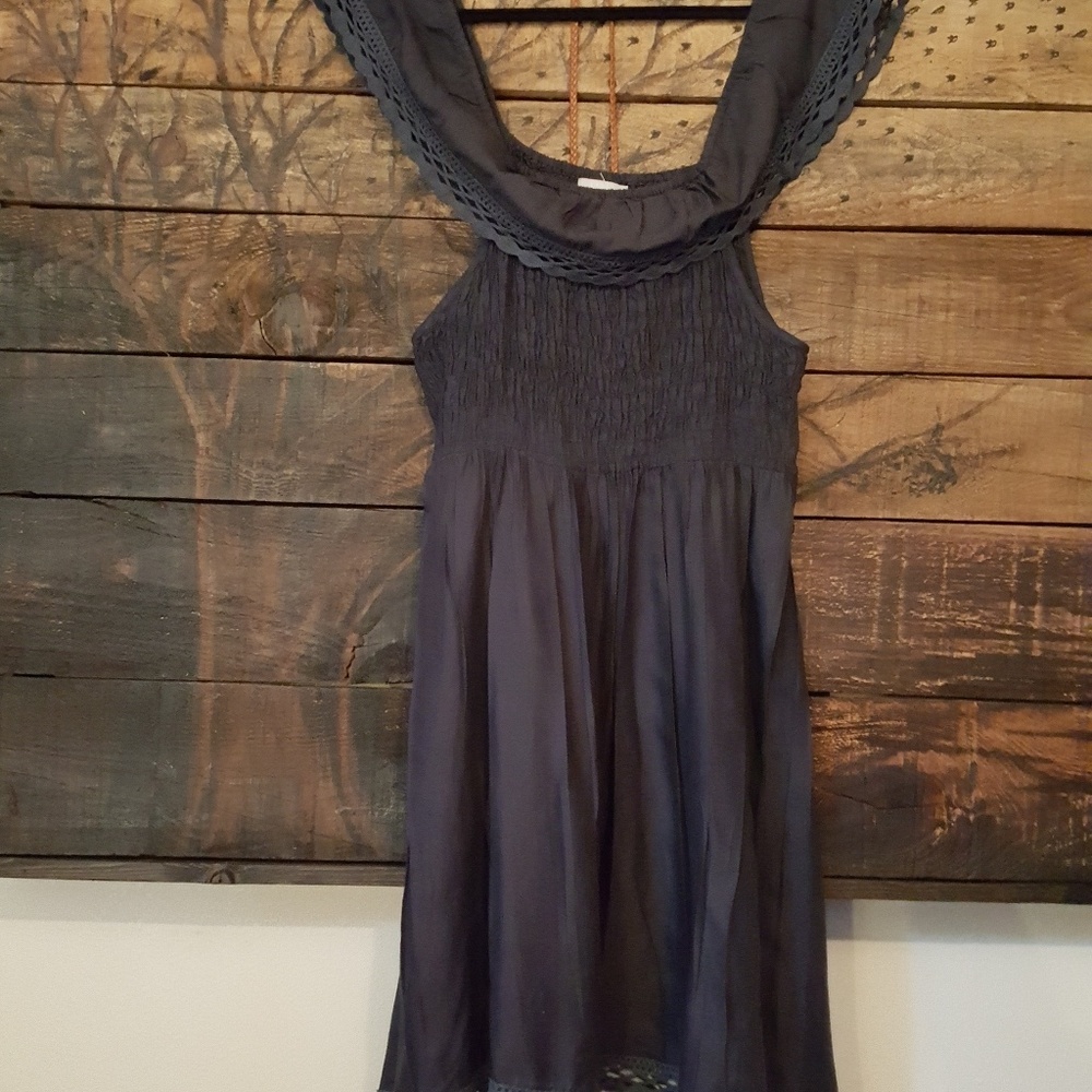 Dress - Picture 4 of 4